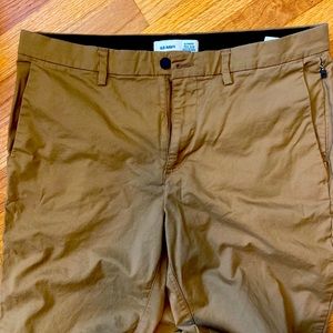 Old navy. Ultimate tech slim.